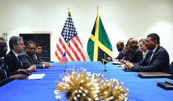 Blinken llegó a Kingston para participar en el encuentro convocado por la Comunidad del Caribe.