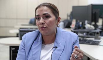 La gobernadora del Meta, Rafaela Cortés, habla durante una entrevista con EFE en Bogotá.