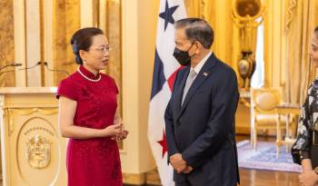 Xi Xueyuan durante la presentación de sus cartas credenciales.