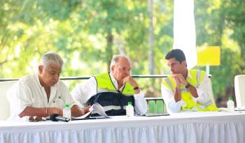 El presidente y altos funcionarios del Gobierno visitan obras del cuarto puente sobre el Canal.