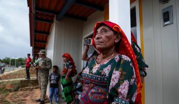 Una familia de la isla Gardí Sugdub recibe su casa nueva en el proyecto Urbanización Isla Cartí.