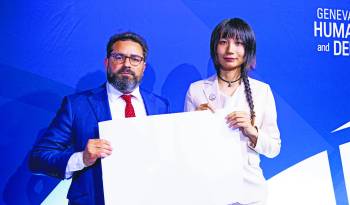 La fuerza de un folio en blanco es que “las acusaciones están en el corazón”, reflexionó Rei en la reciente conferencia Geneva Summit for Human Rights and Democracy.