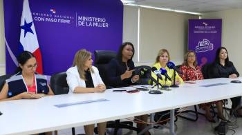 Autoridades explicaron los programas que realizan diversas entidades para prevenir los feminicidios.