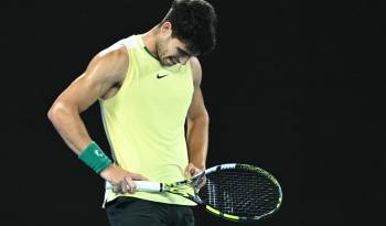 El español Carlos Alcaraz, en un momento de su partido de los cuartos de final del Abierto de Australia.