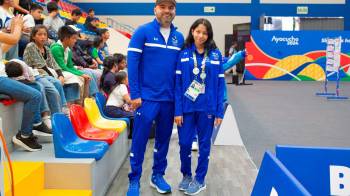 La atleta panameña, Ashley Castillo (der.).