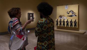 Varias personas visitan la exposición 'La memoria colonial en las colecciones Thyssen-Bornemisza', una muestra que aborda el papel de los museos y las obras que albergan en el contexto de la creación y legitimación del relato eurocéntrico, presentada este lunes en el Museo Nacional Thyssen-Bornemisza de Madrid.