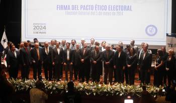 Firma del Pacto Ético Electoral, por parte de candidatos a la presidencia, medios de comunicación, entre otros, en el Tribunal Electoral.