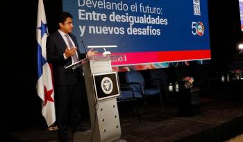 Ricardo Fuentes Nieva, experto y consultor del Pnud durante la presentación del informe “Develando el futuro: Entre desigualdades y nuevos desafíos”.