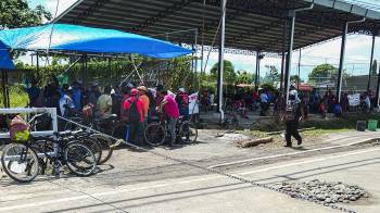 También las labores administrativas de la empresa en la provincia continuarán suspendidas.