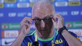 El entrenador de la selección de Brasil, Dorival Júnior, durante la rueda de prensa.