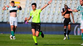 La árbitra Catarina Campos, árbitra principal del encuentro entre el Casa Pia y el Rio Ave, disputado en el Estadio de Rio Maior.