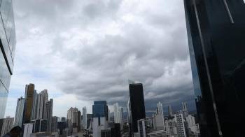 Durante la mañana de hoy, se esperan aguaceros dispersos con tormentas eléctricas en el Caribe y Pacífico.