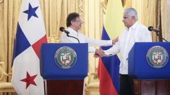 El presidente de Colombia, Gustavo Petro, y el presidente de Panamá, José Raúl Mulino.