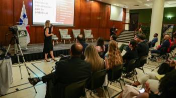 Presentación del Ranking Empresarial MERCO 2024 por Raquel Robleda, representante de Merco en Panamá.