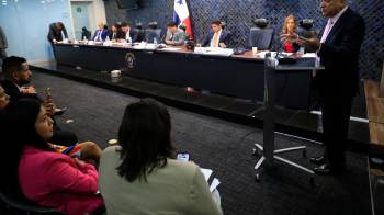 El informe de minoría debe recibir el voto de dos tercios del pleno de la Asamblea.