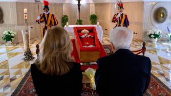 El funeral del papa se realizará el próximo 26 de abril a las 10:00 a.m. (hora de Roma).