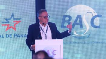 Víctor Vial, vicepresidente de finanzas del Canal de Panamá, durantensu participación en el Foro Internacional Basc Panamá 2025. Navegando con el futuro marítimo y logístico de Panamá: Seguridad para el comercio global.