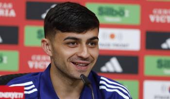 El jugador de la selección española de fútbol Pedri, durante la rueda de prensa.
