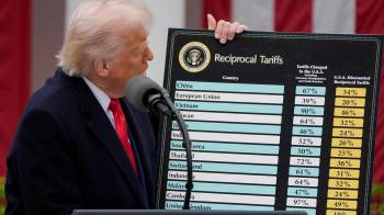 El presidente de Estados Unidos, Donald Trump, el pasado 2 de abril mientras presentaba sus aranceles recíprocos.