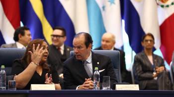 El partido de gobierno, Realizando Metas, tiene opiniones contrapuestas respecto al aumento de la edad de jubilación.
