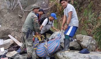 En esta fotografía del Senafront se muestra como fue localizado uno de los cadáveres de los migrantes en Punta Carreta, en la comarca de Guna Yala.