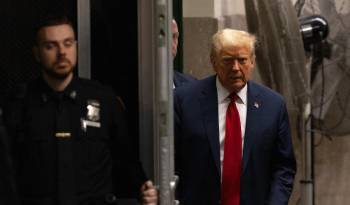 El expresidente estadounidense Donald Trump llega al tribunal penal de Manhattan en Nueva York, Estados Unidos, este 25 de abril de 2024.