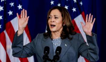 Kamala Harris realizó más de 100 llamadas en diez horas para obtener respaldo a su candidatura.