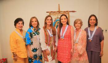 Rosa María De Ferrer, Izela De Cargiulo, Raquel María Méndez, Cecilia De Fábrega, Patricia Boyd De Alfaro y Ana María Ponce De Chiquilani.