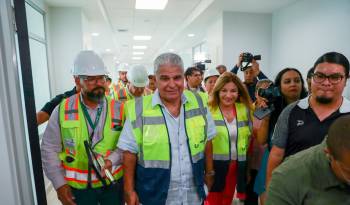 El presidente de Panamá, José Raúl Mulino, durante su visita a la provincia de Colón, el pasado 2 de agosto.