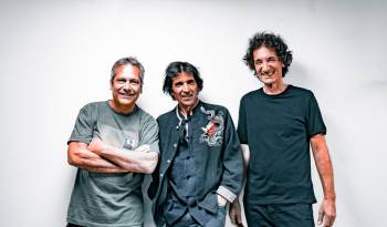 La alineación actual de Los Enanitos Verdes: Jota Morelli (baterista), Felipe Staiti (guitarrista) y Guillermo Vadalá (bajista).