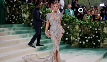 Fotografía de archivo de Jennifer Lopez en la alfombra roja de la Gala Met 2024, en Nueva York, EE. UU.