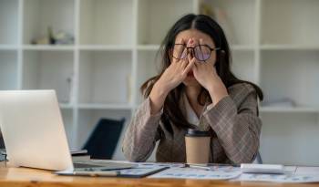 Los problemas de salud mental relacionados con el ámbito laboral no discriminan género, edad o estatus sociolaboral.