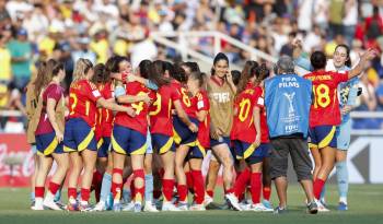 Las jugadoras de la selección sub-20 de España tras su debut triunfal en el Mundial de la categoría.