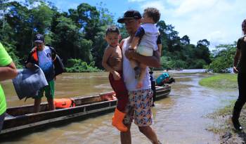 Entre mil y mil cuatrocientas personas llegan a diario al campamento de Lajas Blancas.