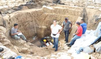 En enero, el equipo de la Dra. Julia Mayo retomó la excavación de la tumba 9.