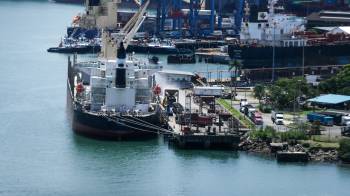 Panamá confirma venta de puertos de CK Hutchison a pesar de presiones