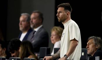 Lionel Messi viendo el juego del Inter Miami y el Monterrey desde la grada.