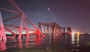 Una fotografía proporcionada por el Departamento de Bomberos de Baltimore de una sección colapsada del puente Francis Scott Key, este 26 de marzo de 2024.