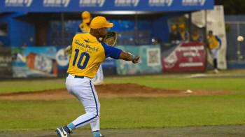 Colón logró vencer 8-3 a la novena de Herrera en el estadio Juan Demóstenes Arosemena.