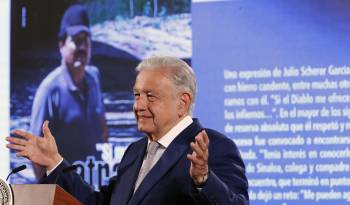 El presidente de México, Andrés Manuel López Obrador, participa en su conferencia de prensa matutina este martes, en el Palacio Nacional de Ciudad de México.