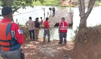 La Cruz Roja confirmó a los periodistas que los equipos especializados de buceo lograron rescatar los cuerpos.