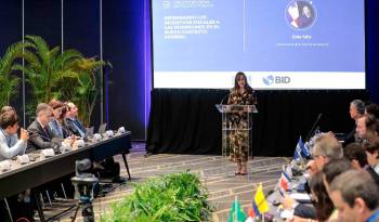 Eida Sáiz, la viceministra de Economía de Panamá, durante su participación en el diálogo.