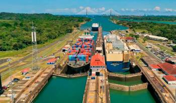 El canal seco multimodal operará con la coordinación funcional de las entidades públicas competentes y complementará las operaciones del Canal de Panamá.