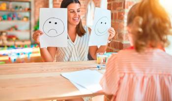 En el anteproyecto se hace hincapié en la importancia de crear un espacio para que los estudiantes desarrollen la inteligencia emocional.