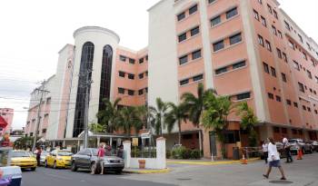Un actividad en el Hospital Santo Tomás benefició a 39 pacientes con una cirugía en la vista.