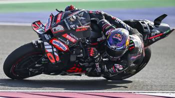 El piloto español de MotoGP Jorge Martín, de Aprilia Racing, en acción durante el Gran Premio de Motociclismo de Catar, en Lusail, Catar.