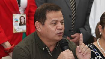 Fotografía de archivo, tomada en julio de 2013, del exjefe del Estado Mayor Conjunto de las Fuerzas Armadas de Honduras y candidato presidencial, Romeo Vásquez, durante una conferencia de prensa, en Tegucigalpa.