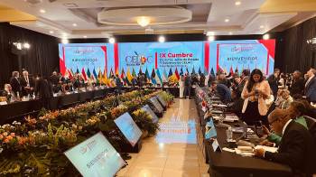 La IX Cumbre de la Comunidad de Estados Latinoamericanos y Caribeños (CELAC), se celebró en Tegucigalpa bajo el lema “Unidos por la Patria Grande”.