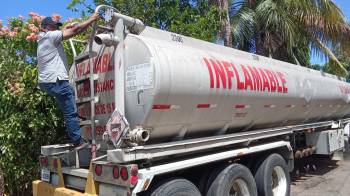De la Cruz destacó que sólo para Las Tablas se han certificado 20 carros cisterna.