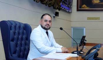 Acosta fue postulado por la diputada, Yuzaida Marín, del circuito 13-4.